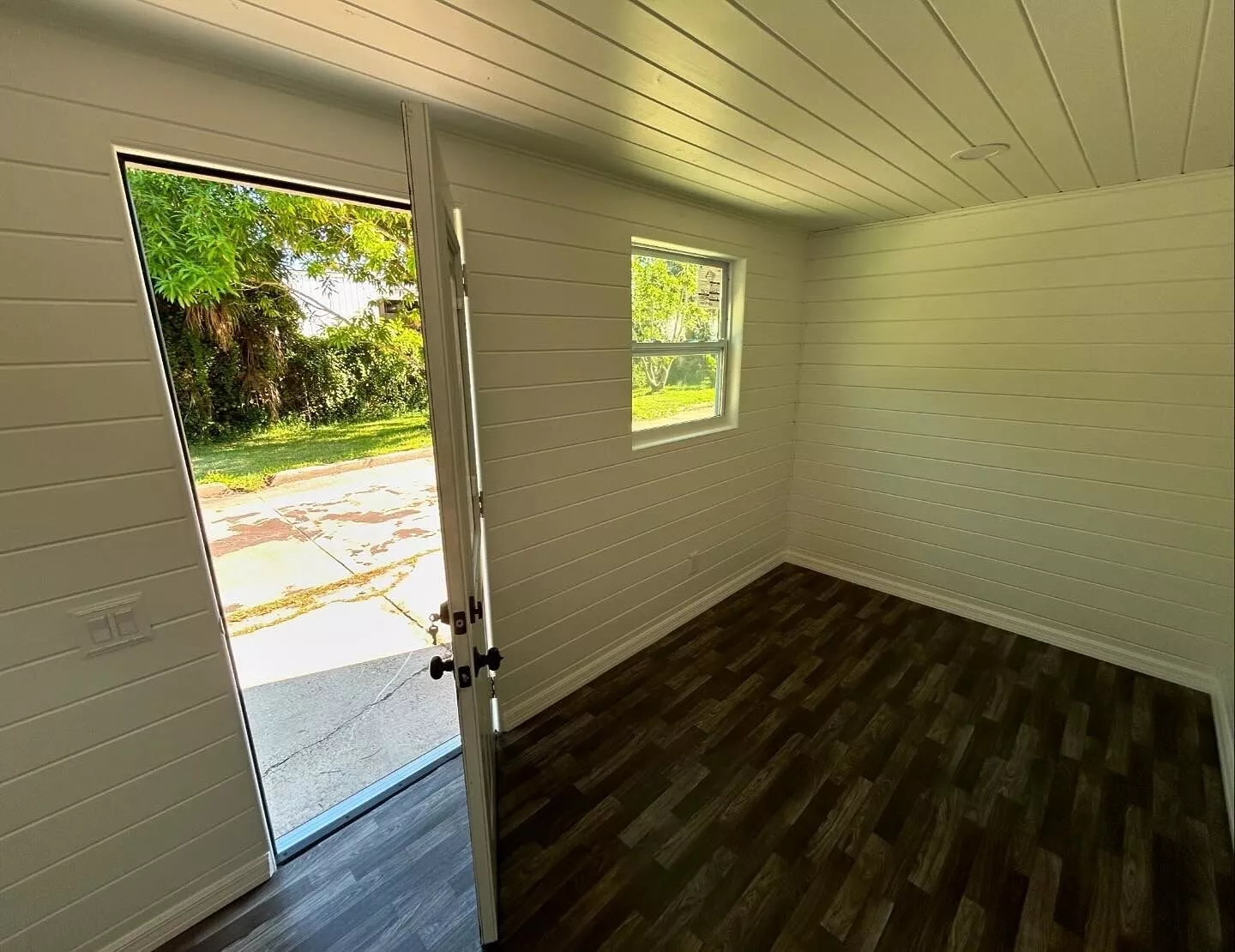 20FT Custom Shipping Container Home/Mobile Office - Image 8