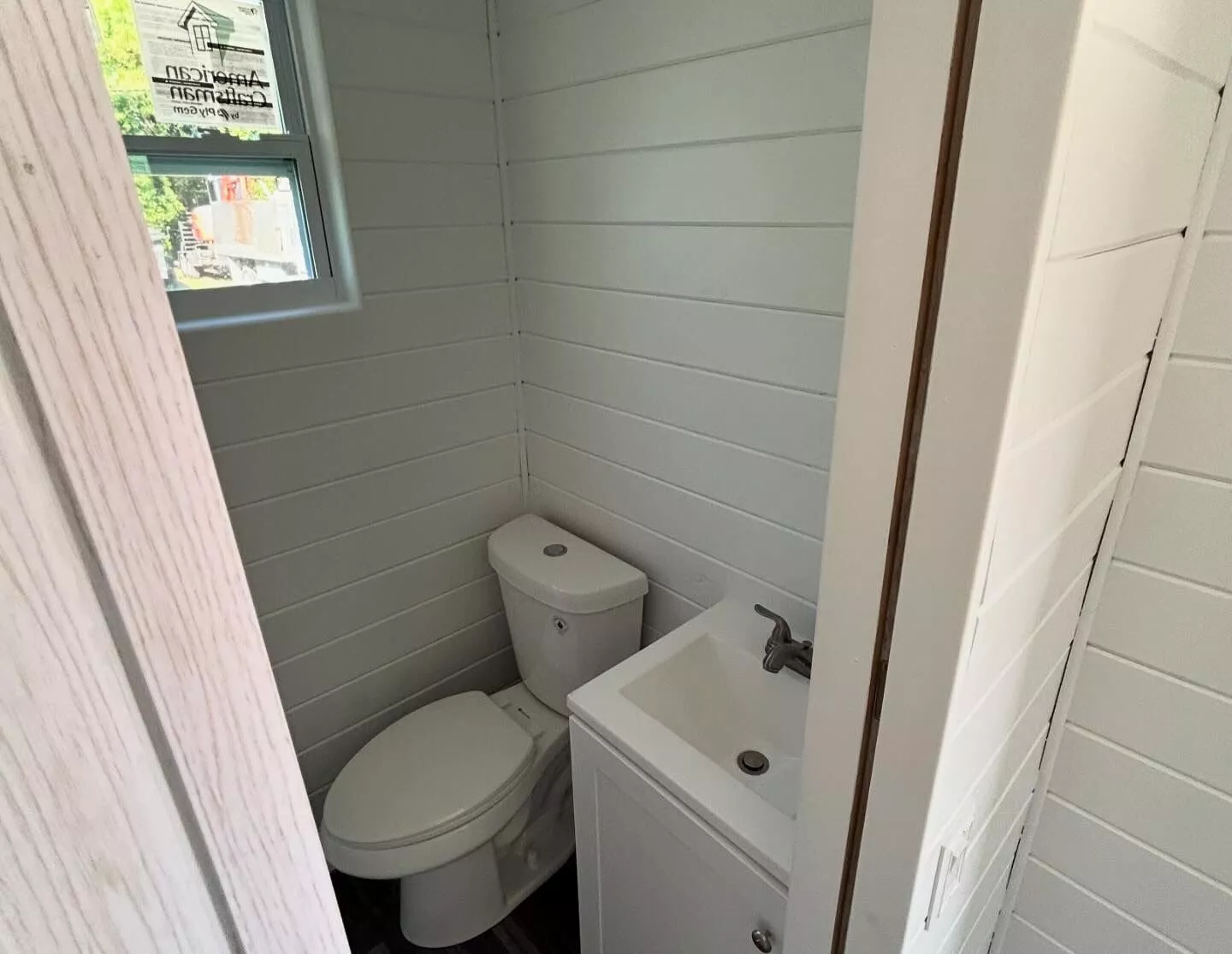 20FT Custom Shipping Container Home/Mobile Office - Image 10