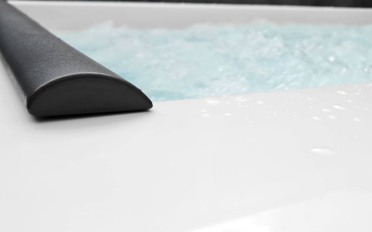 Aquatica Downtown Infinity Inground Spa - Image 12