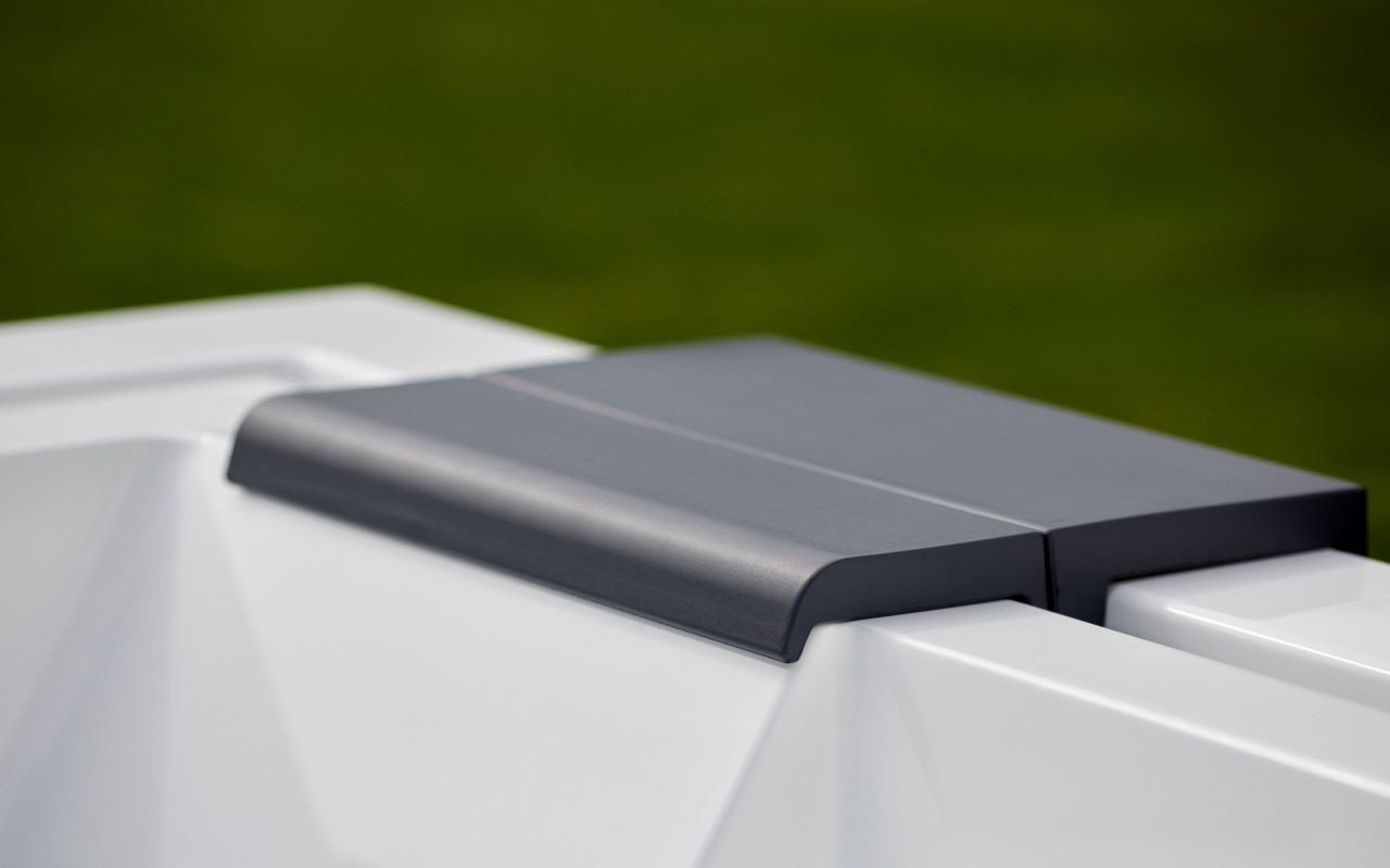 Aquatica Vibe Spa With Composite Siding - Image 11