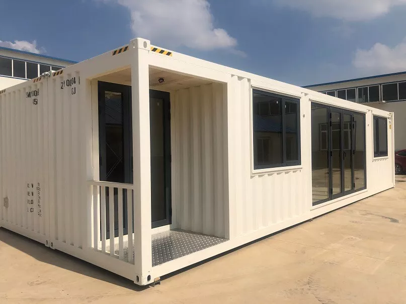 S40-C3 Modern 3-Bedroom Container Home - 960 ft²