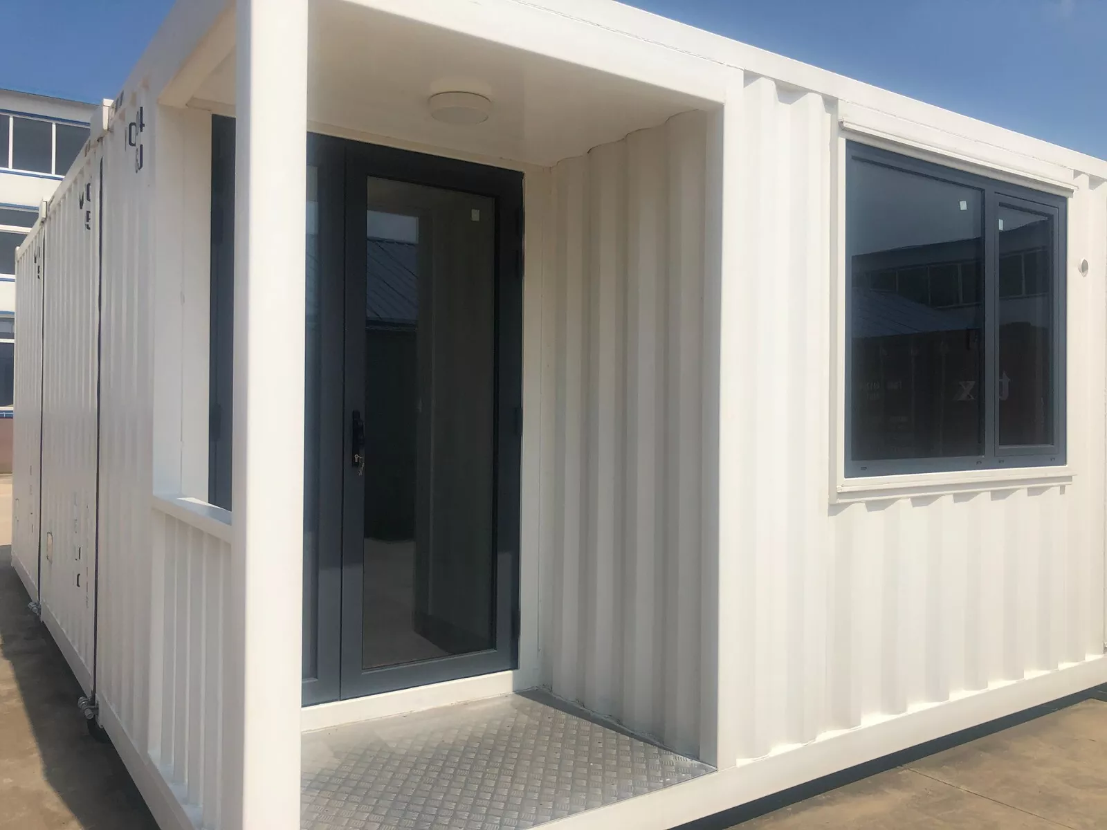 S40-C3 Modern 3-Bedroom Container Home - 960 ft² - Image 3