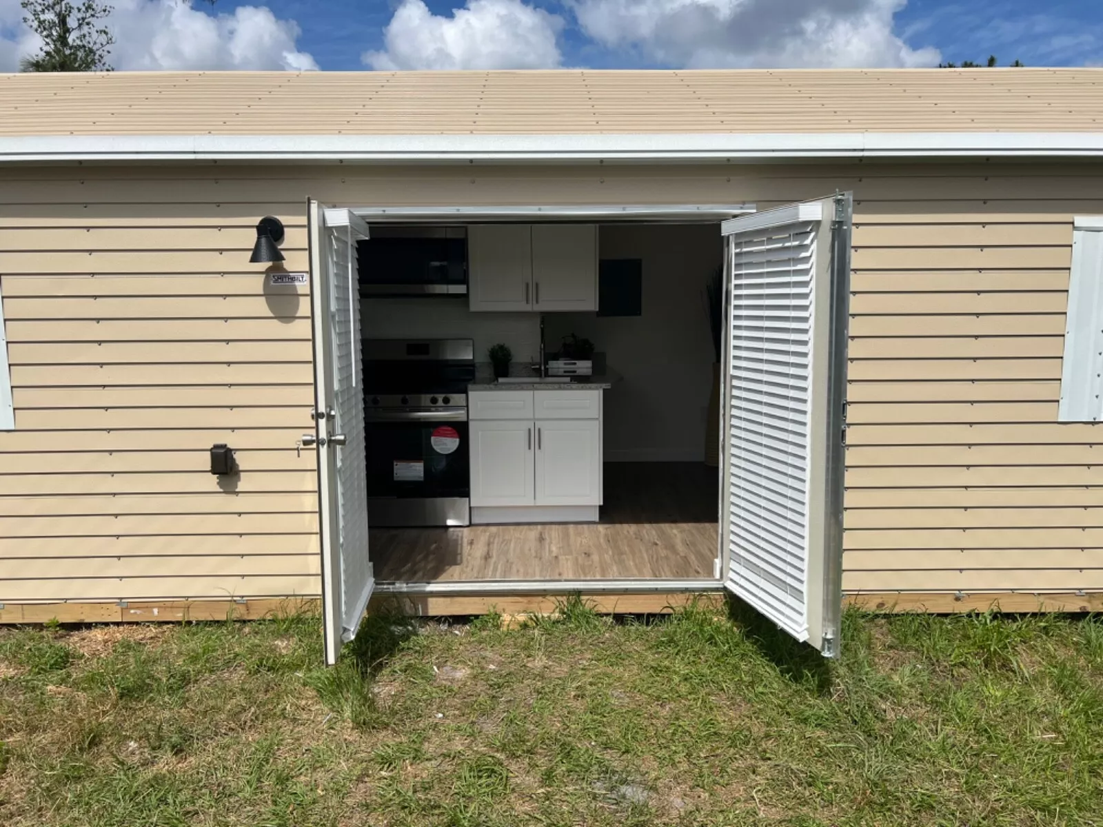 Stylish Metal Tiny House for Sale - 1 Bedroom, 1 Bathroom - Image 10